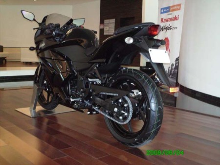 Kawasaki Ninja 250r Black. The wait for baby Ninja is